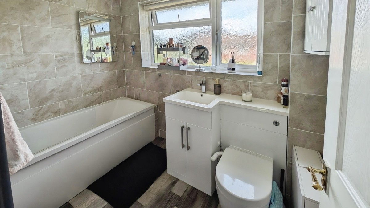 Littledean, Yate, Bristol, BS37 8UJ