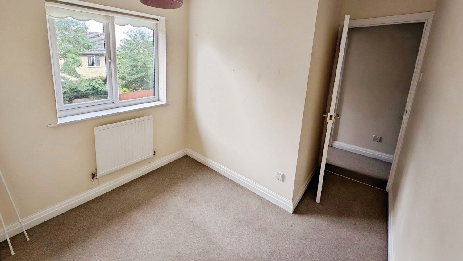 2 bedroom House for sale in Couzens Close, Chipping Sodbury, Bristol