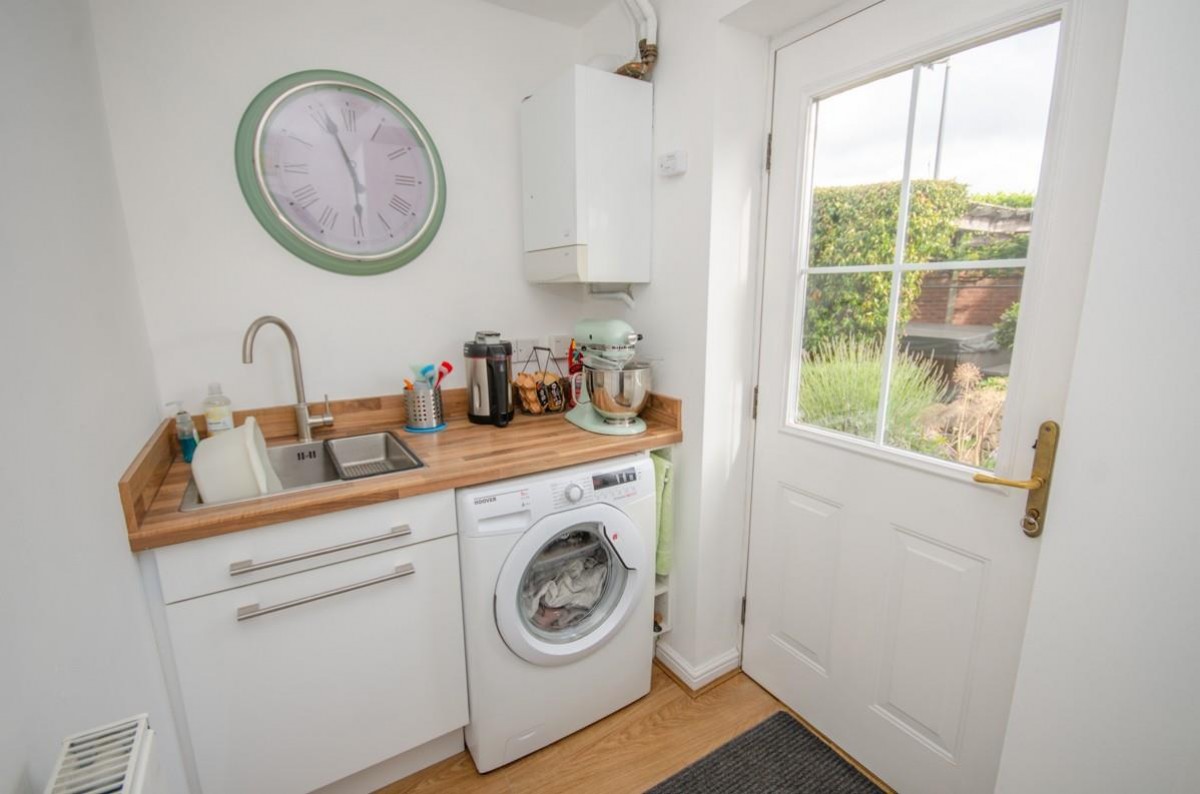 Heathfields, Downend, Bristol, BS16 6HT