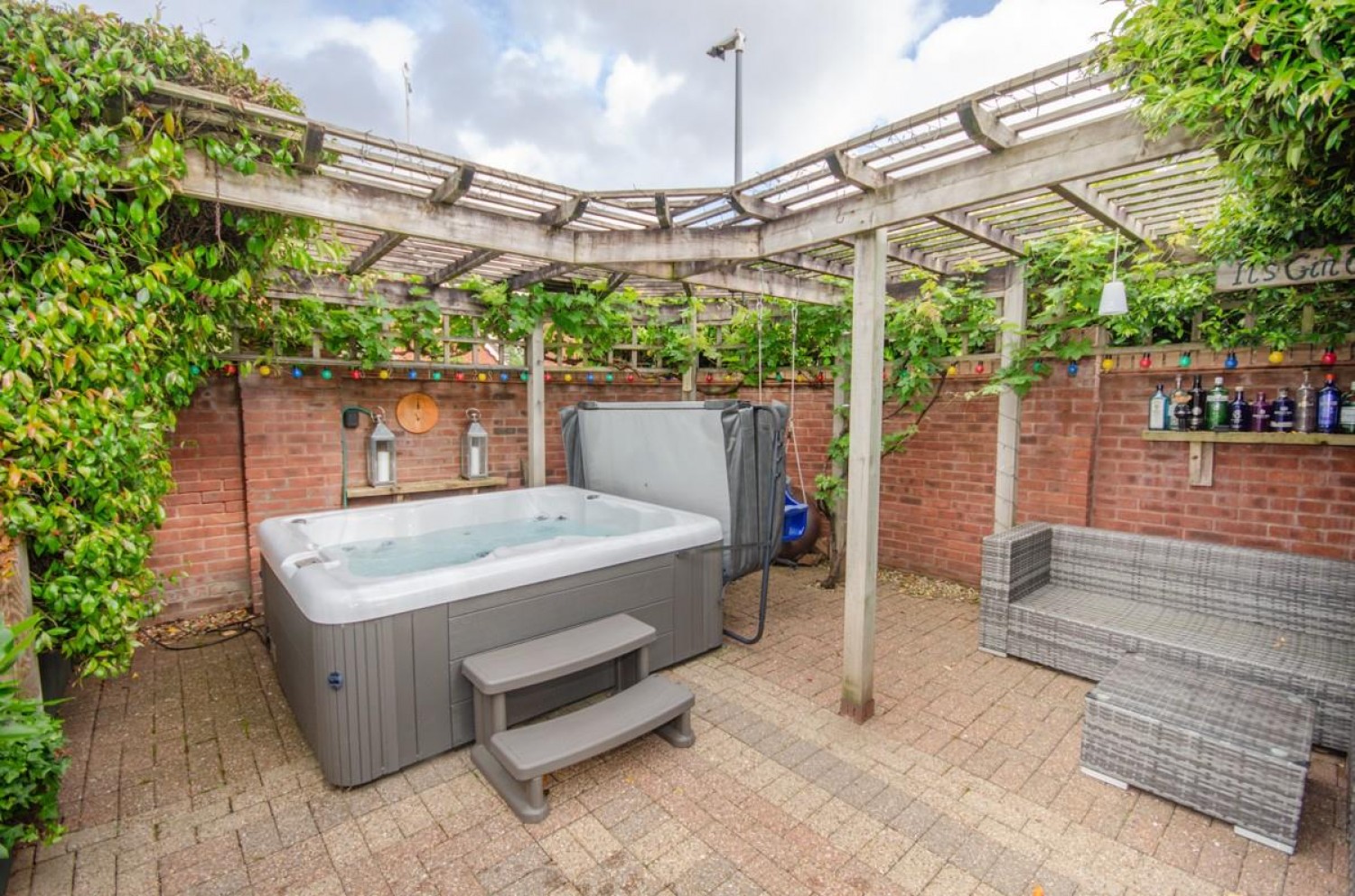 Heathfields, Downend, Bristol, BS16 6HT