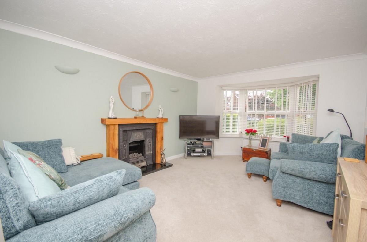 Heathfields, Downend, Bristol, BS16 6HT