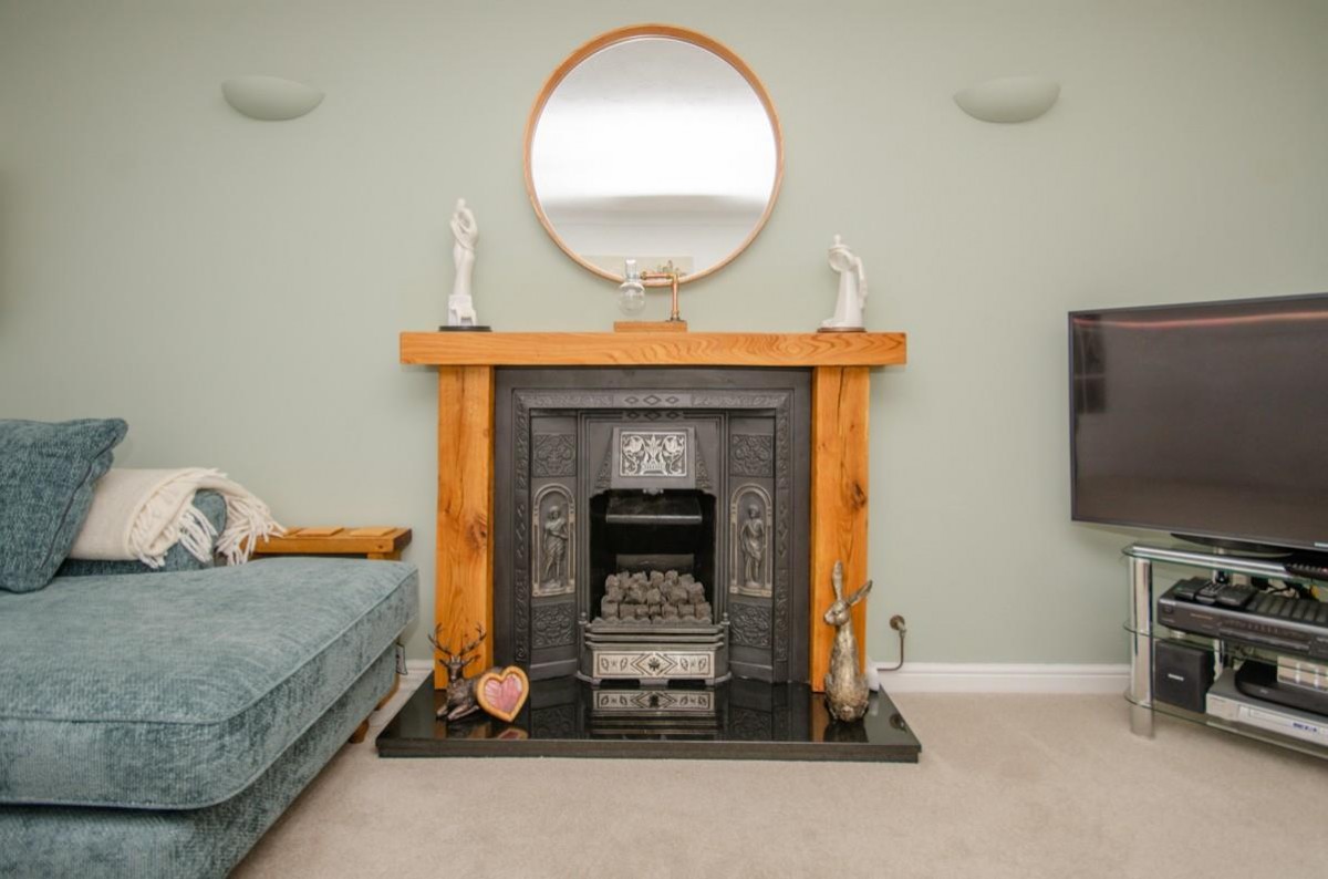 Heathfields, Downend, Bristol, BS16 6HT
