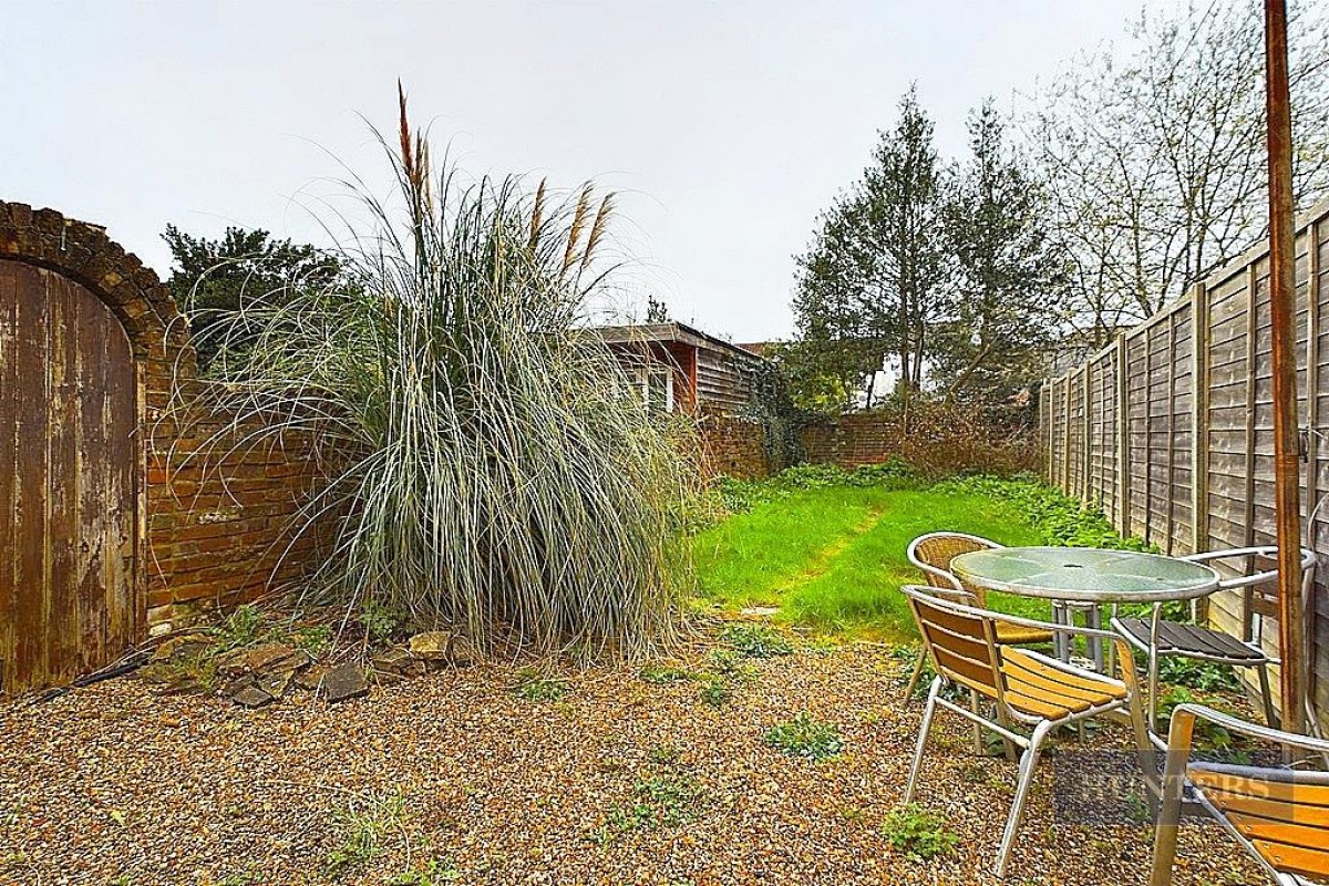 Henstead Road, Southampton, Hampshire, SO15 2DE