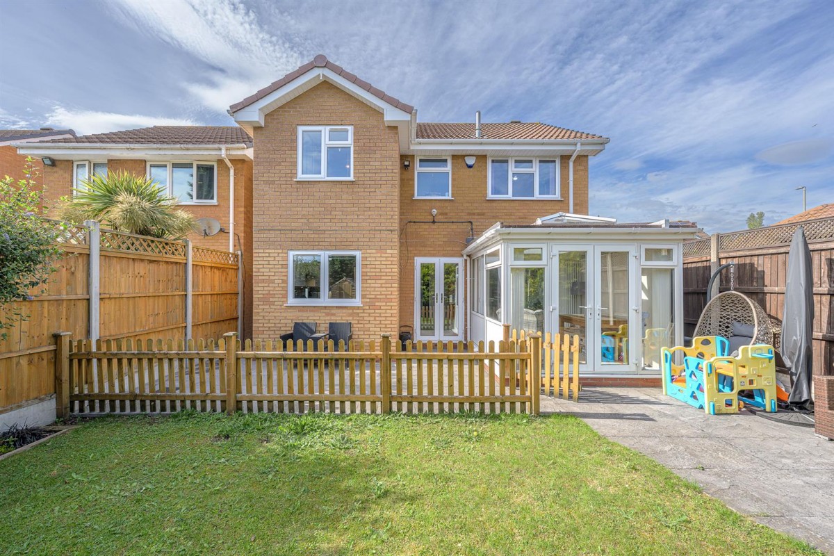 Cumberland Close, Kingswinford, DY6 8JE