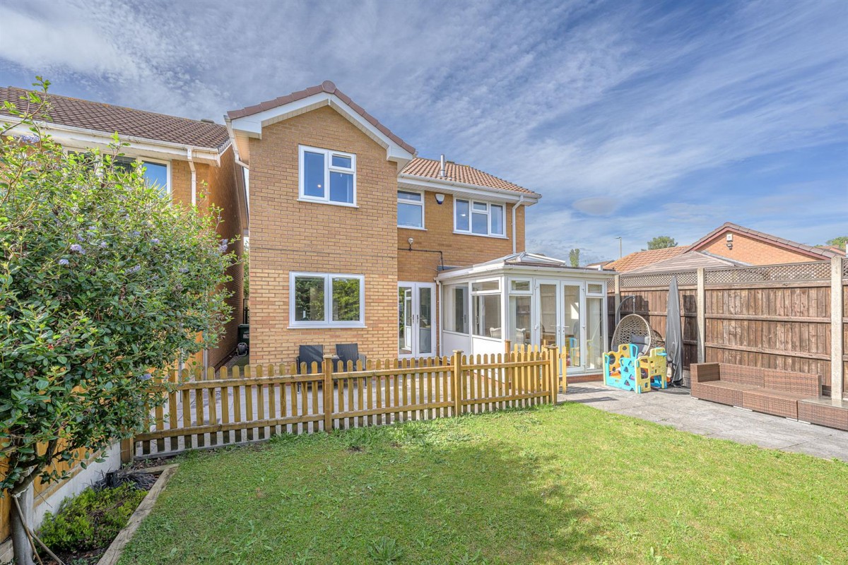 Cumberland Close, Kingswinford, DY6 8JE