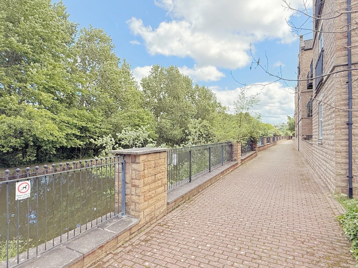 Narrowboat Wharf, Rodley, LS13