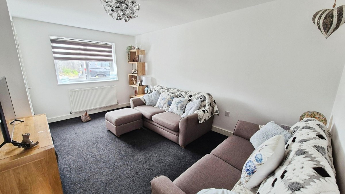 Sandown Close, Burntwood, WS7 2YU