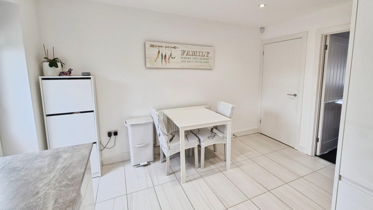 Sandown Close, Burntwood, WS7 2YU