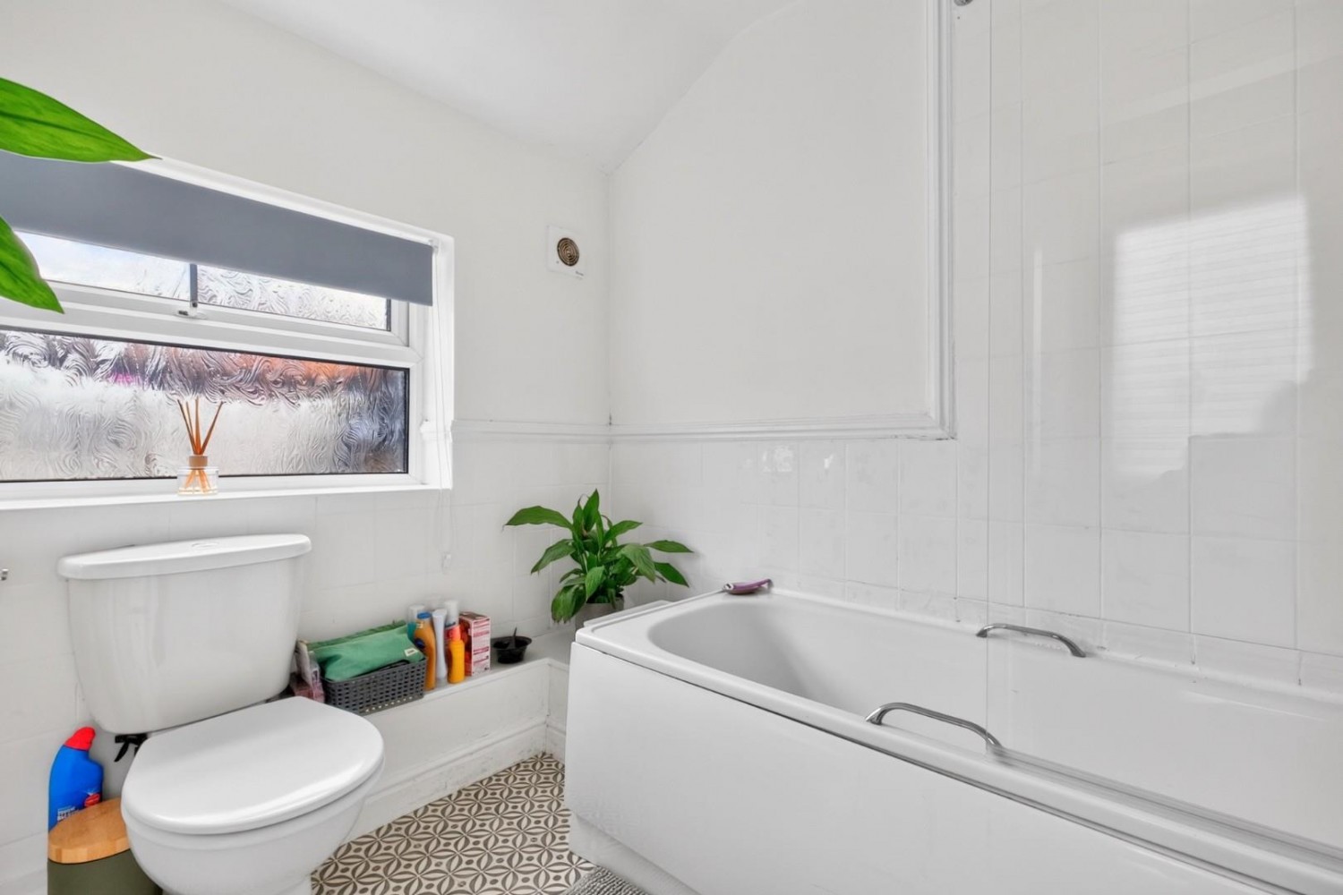 2 bedroom House to let in Powell Street, Harrogate