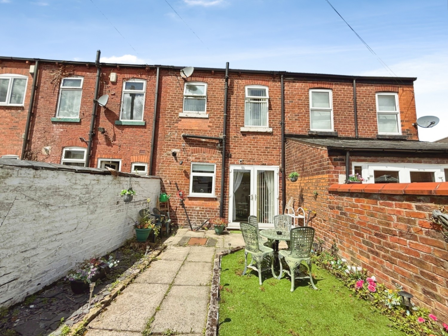 2 bedroom House for sale in Brideoake Street, Leigh