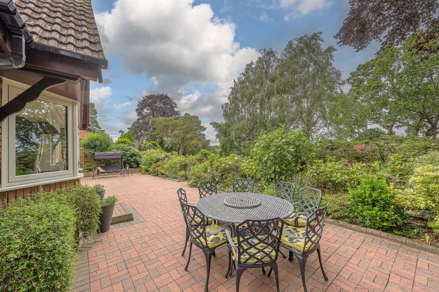 3 bedroom Bungalow for sale in The Woodlands, Stourbridge, DY8 2RA