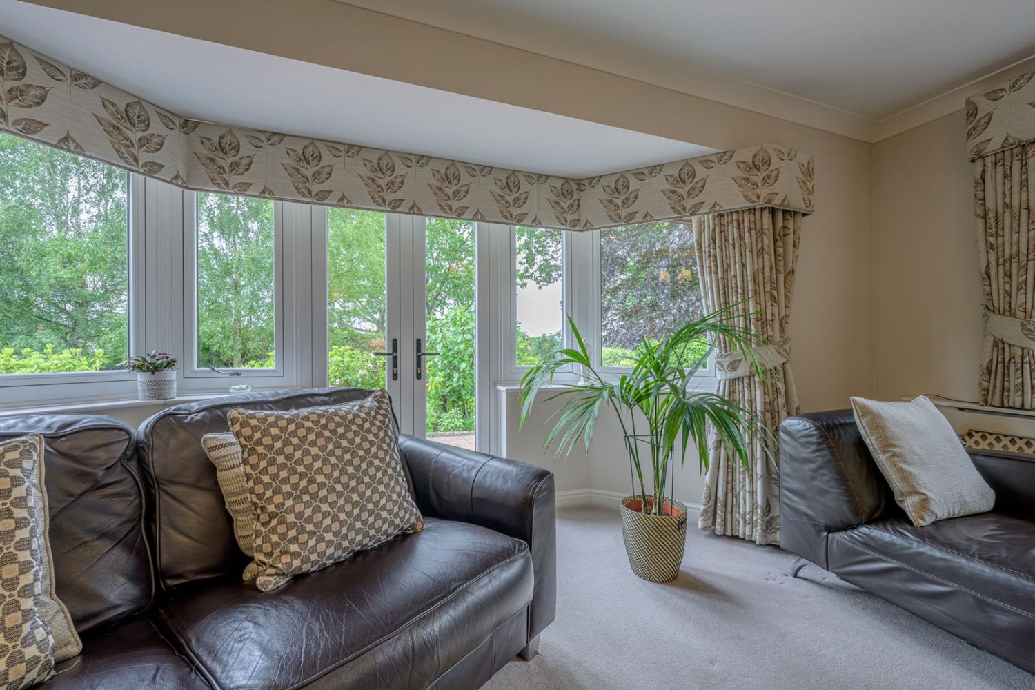 3 bedroom Bungalow for sale in The Woodlands, Stourbridge, DY8 2RA