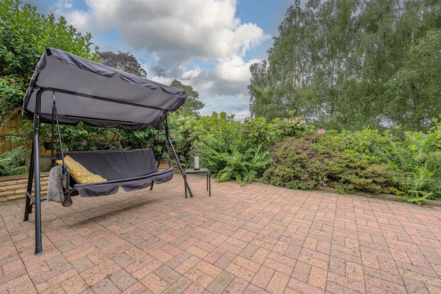 3 bedroom Bungalow for sale in The Woodlands, Stourbridge, DY8 2RA