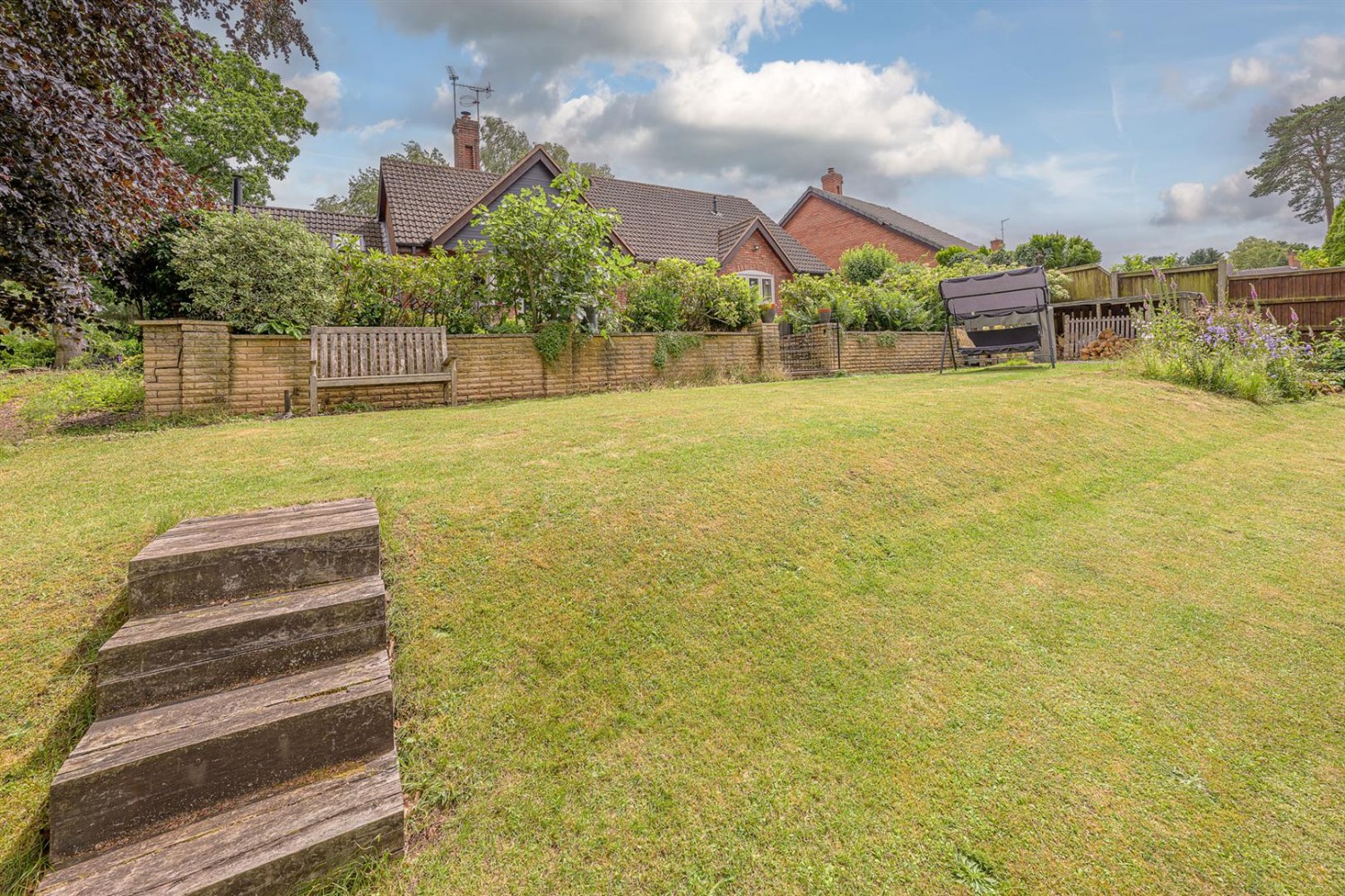 3 bedroom Bungalow for sale in The Woodlands, Stourbridge, DY8 2RA