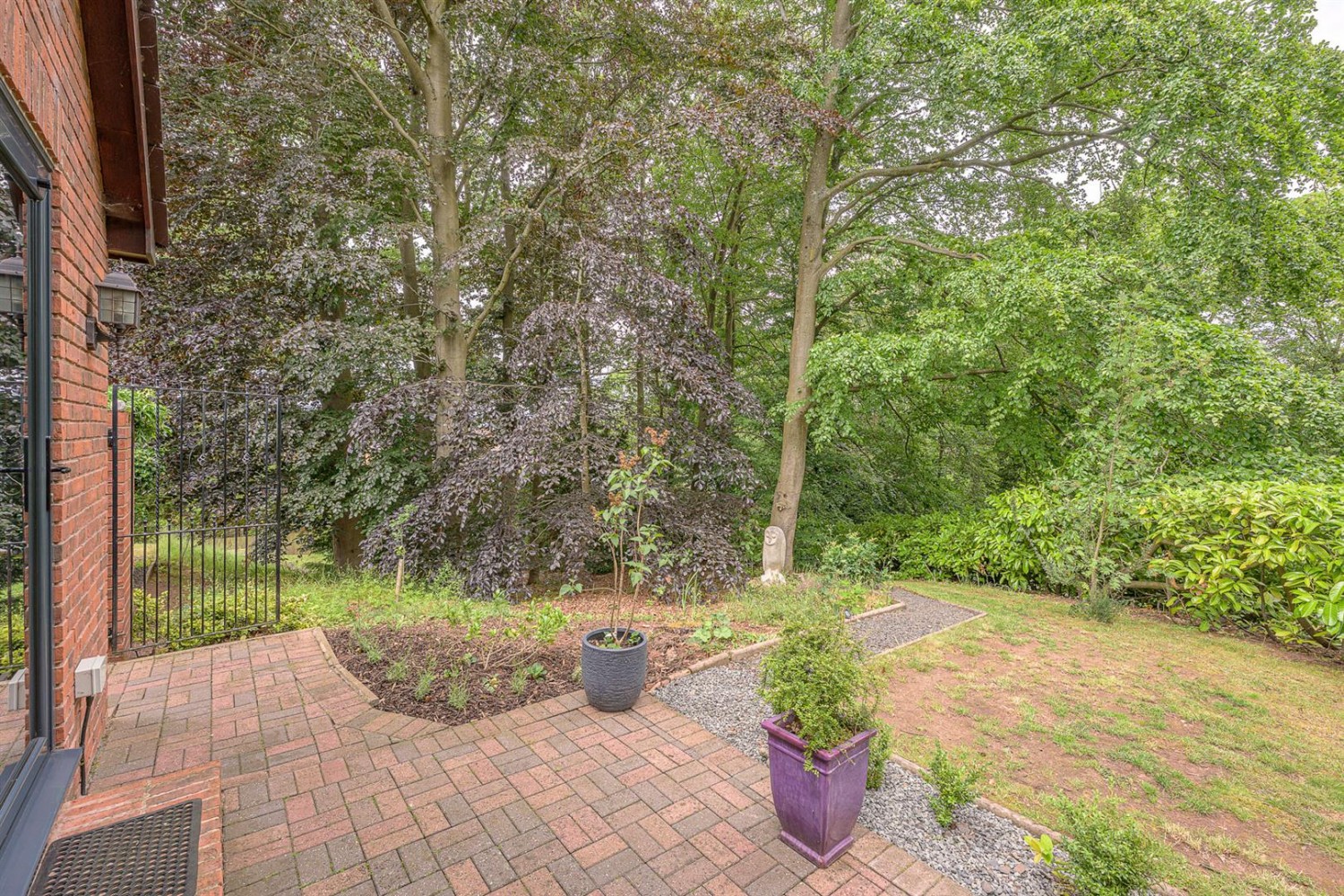 3 bedroom Bungalow for sale in The Woodlands, Stourbridge, DY8 2RA
