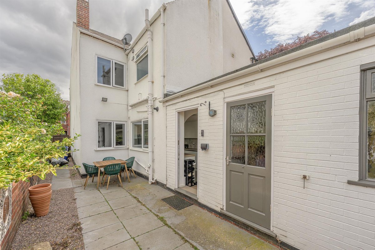 Market Street, Kingswinford, DY6 9LH
