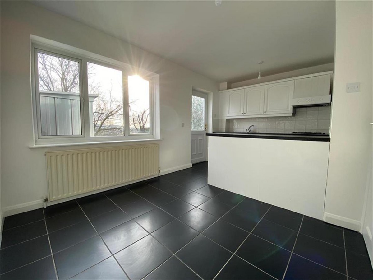 Ragees Road, Kingswinford