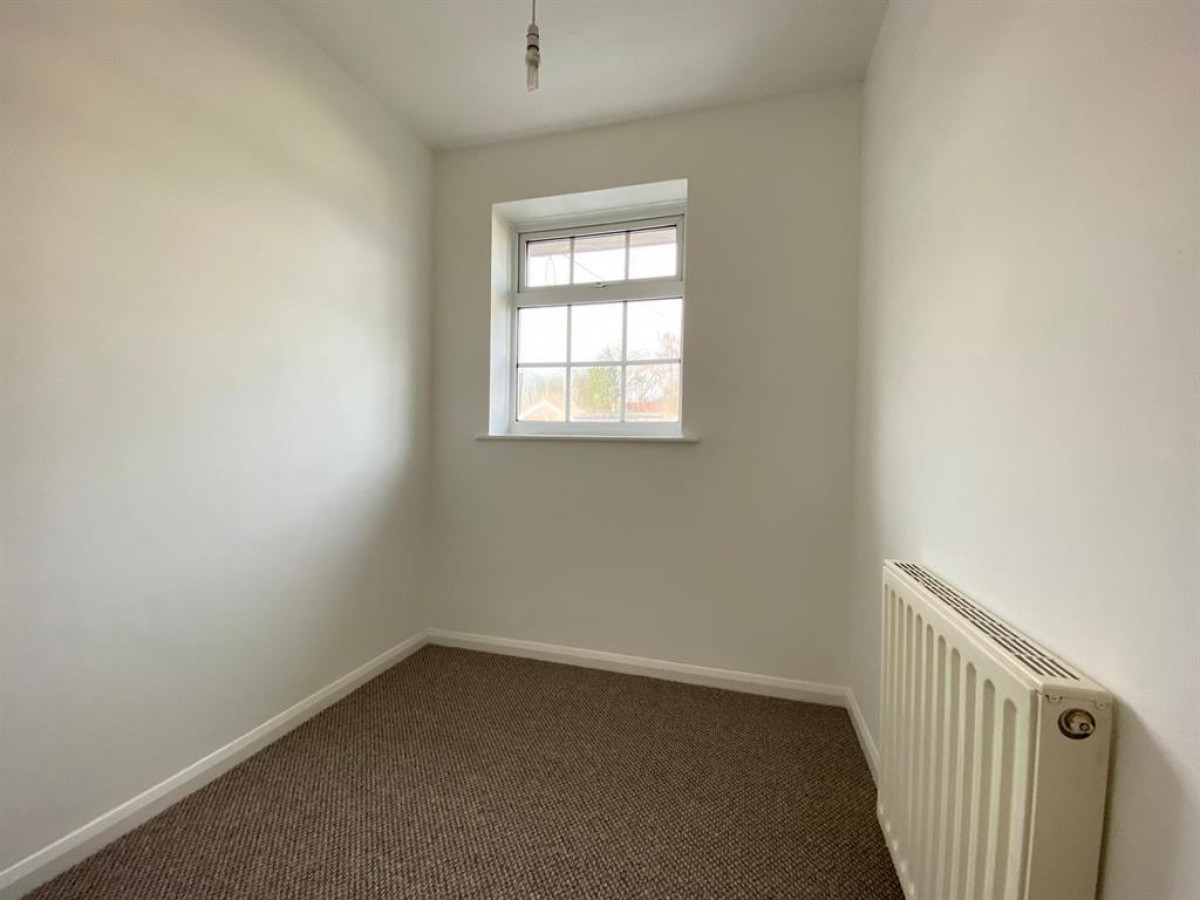 Ragees Road, Kingswinford