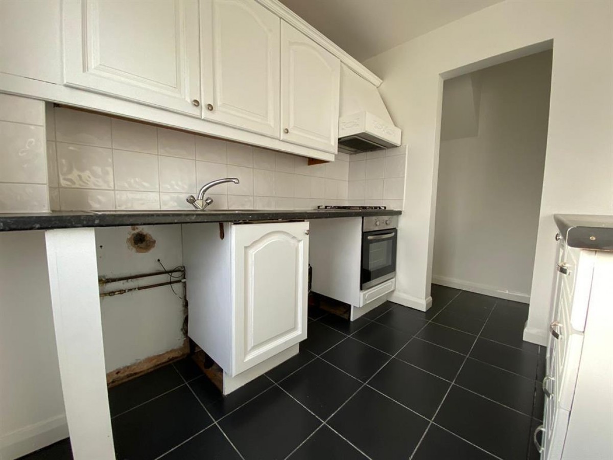 Ragees Road, Kingswinford