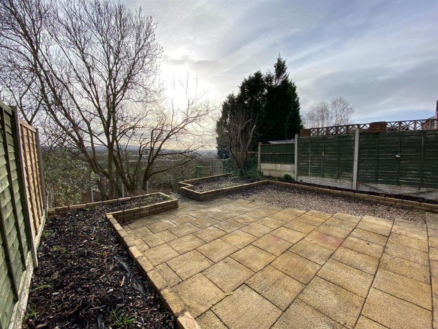 Ragees Road, Kingswinford