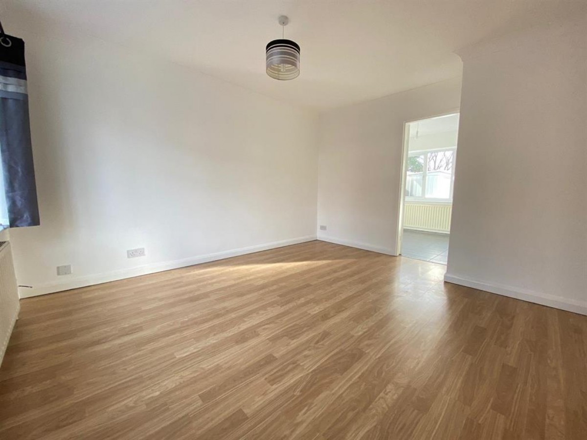 Ragees Road, Kingswinford