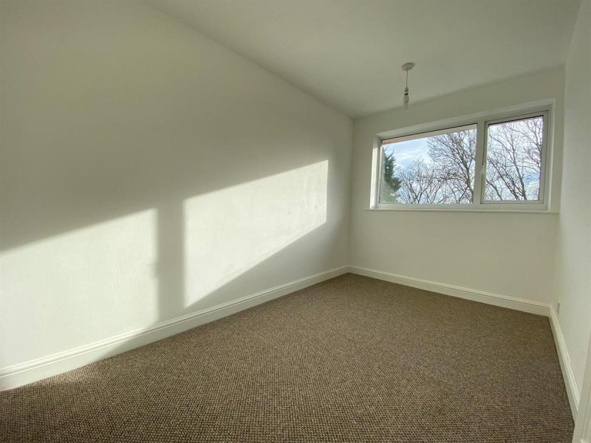 Ragees Road, Kingswinford