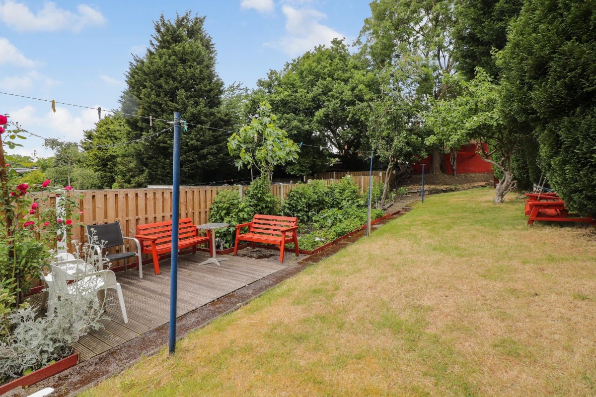 Newfield Green Road, Heeley Green, Sheffield, S2 2BQ