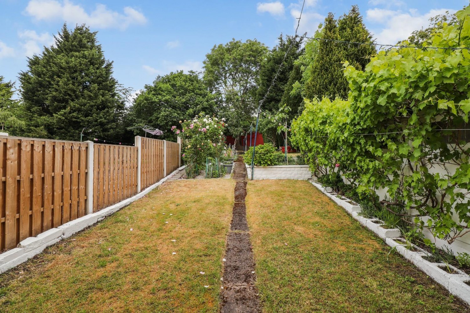 Newfield Green Road, Heeley Green, Sheffield, S2 2BQ