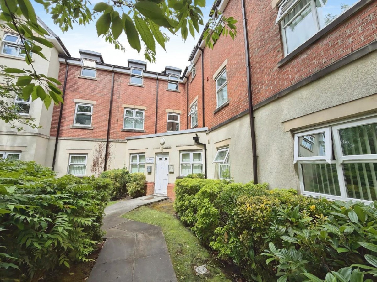 1 New Belvedere Close, Manchester, M32 0EG