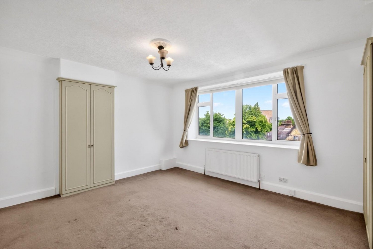 3 bedroom Flat for sale in Victoria Road, Harrogate