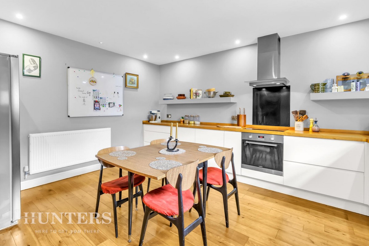 Smithy Bridge Road, Smithy Bridge, OL15 8QF
