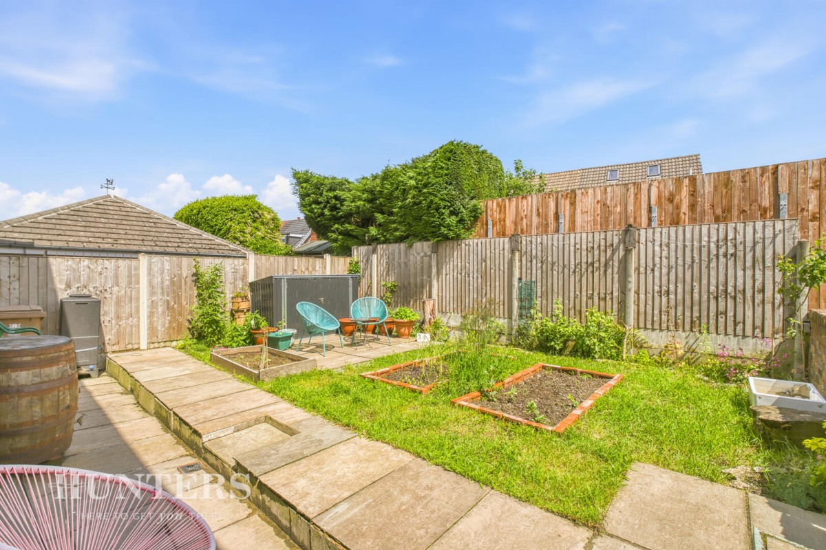 Smithy Bridge Road, Smithy Bridge, OL15 8QF