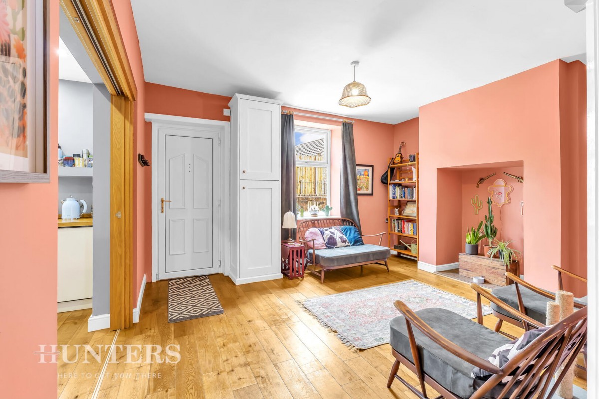 Smithy Bridge Road, Smithy Bridge, OL15 8QF