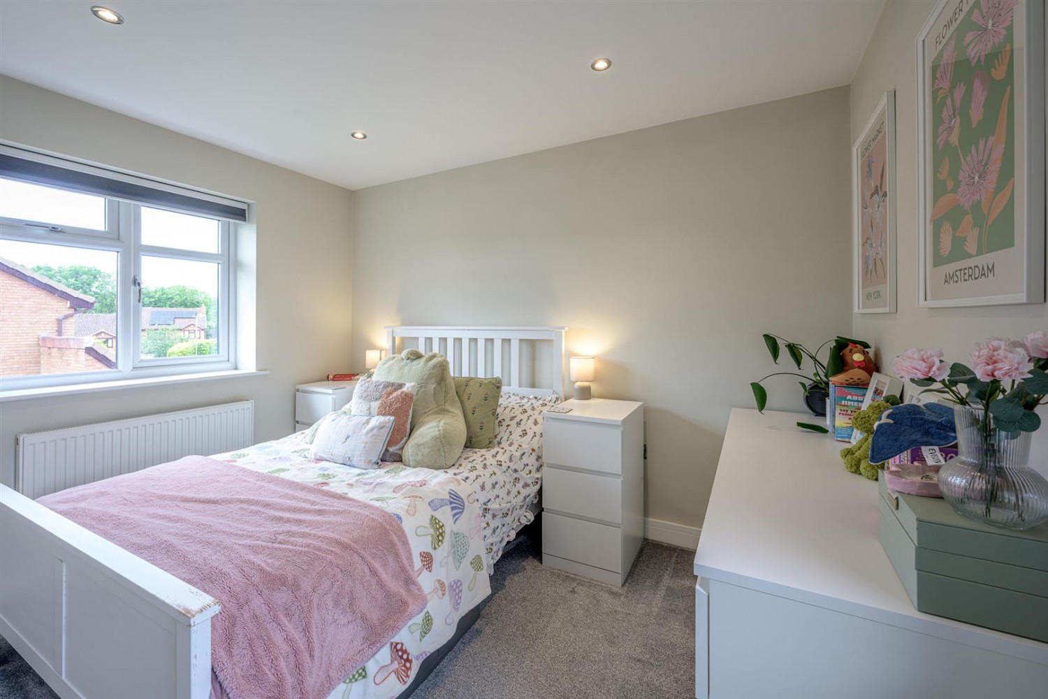 Elgar Crescent, Brierley Hill, DY5 4JJ