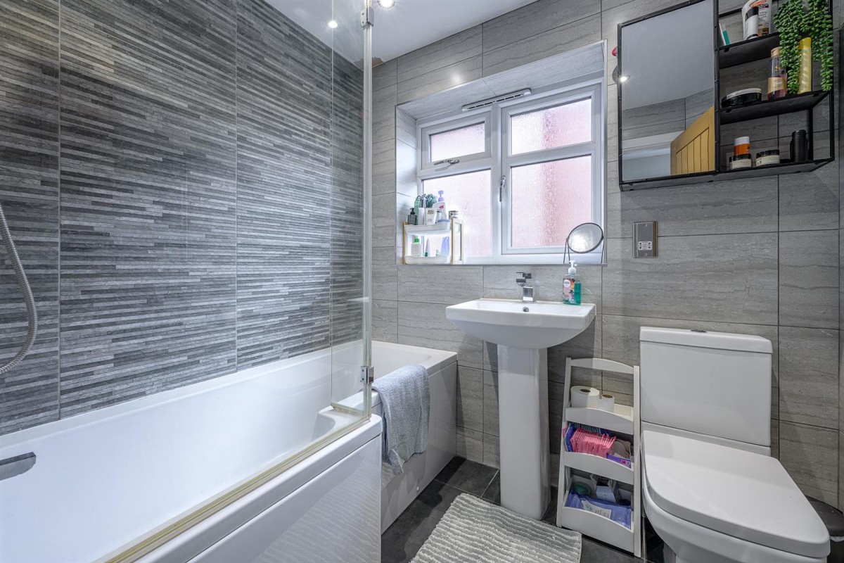 Elgar Crescent, Brierley Hill, DY5 4JJ