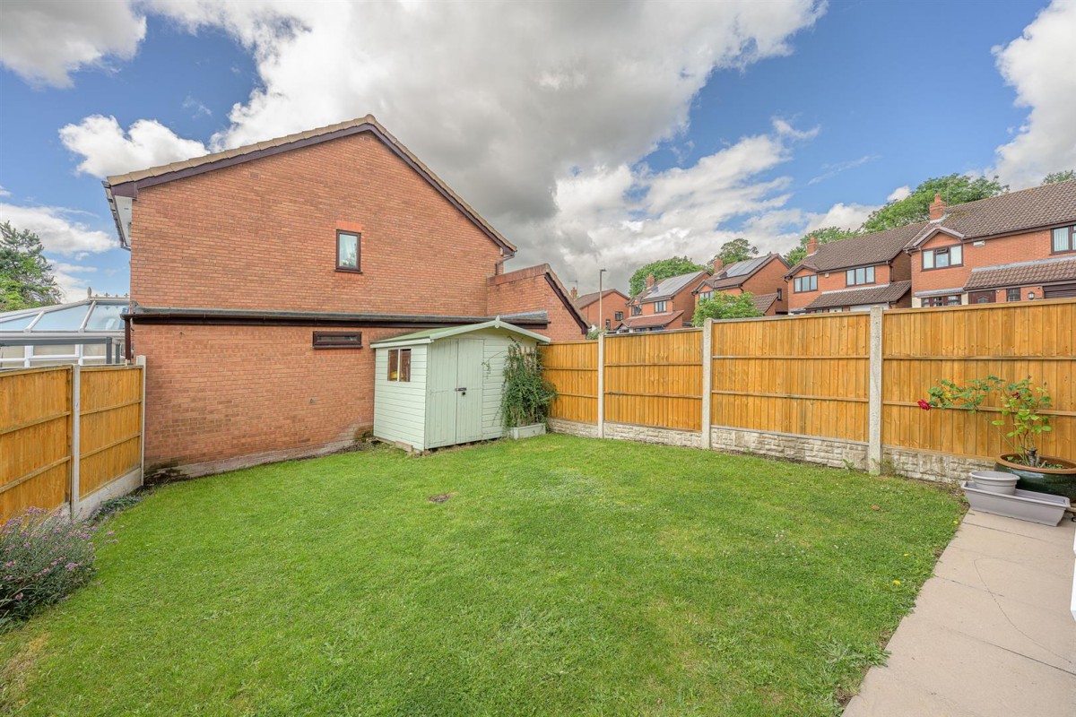 Elgar Crescent, Brierley Hill, DY5 4JJ