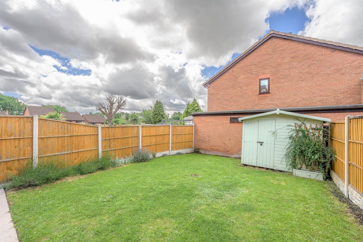 Elgar Crescent, Brierley Hill, DY5 4JJ