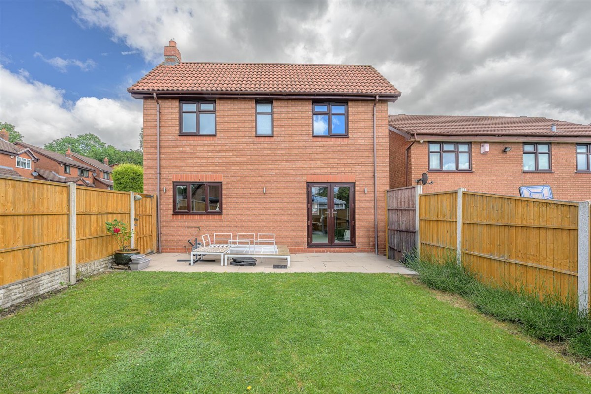 Elgar Crescent, Brierley Hill, DY5 4JJ