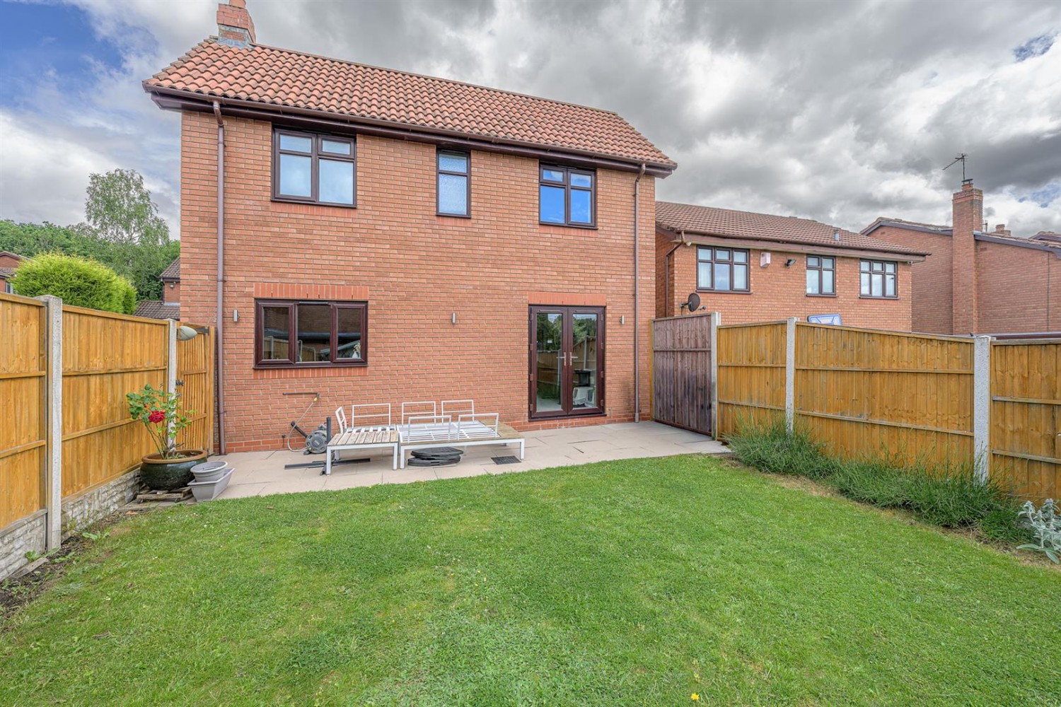 Elgar Crescent, Brierley Hill, DY5 4JJ