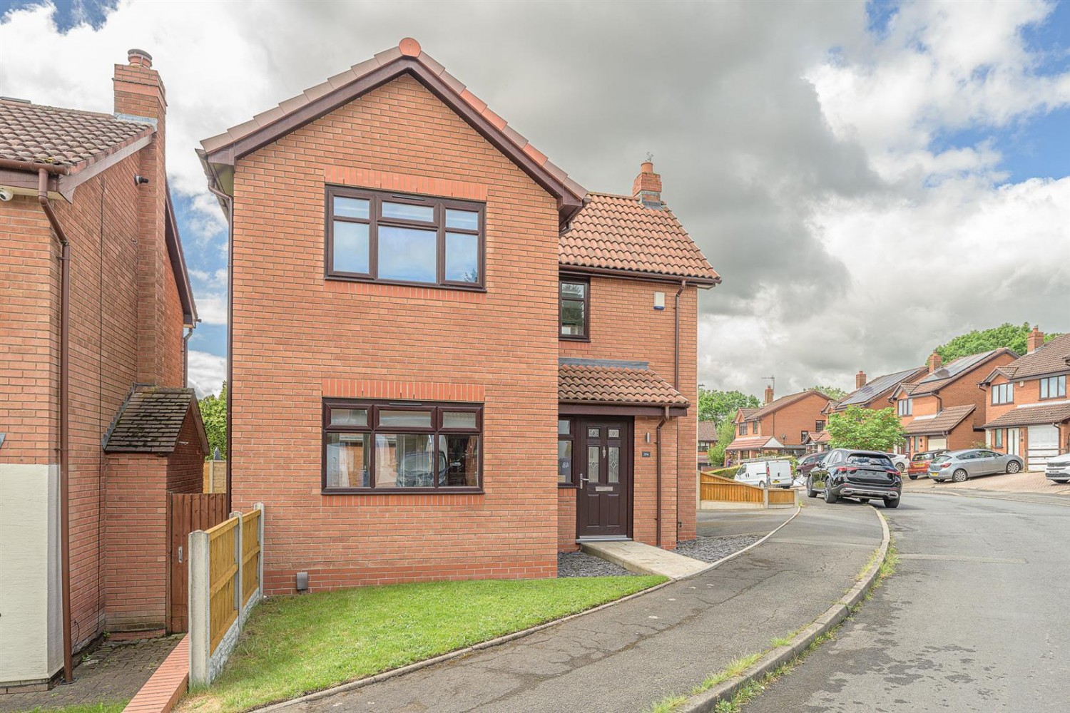 Elgar Crescent, Brierley Hill, DY5 4JJ