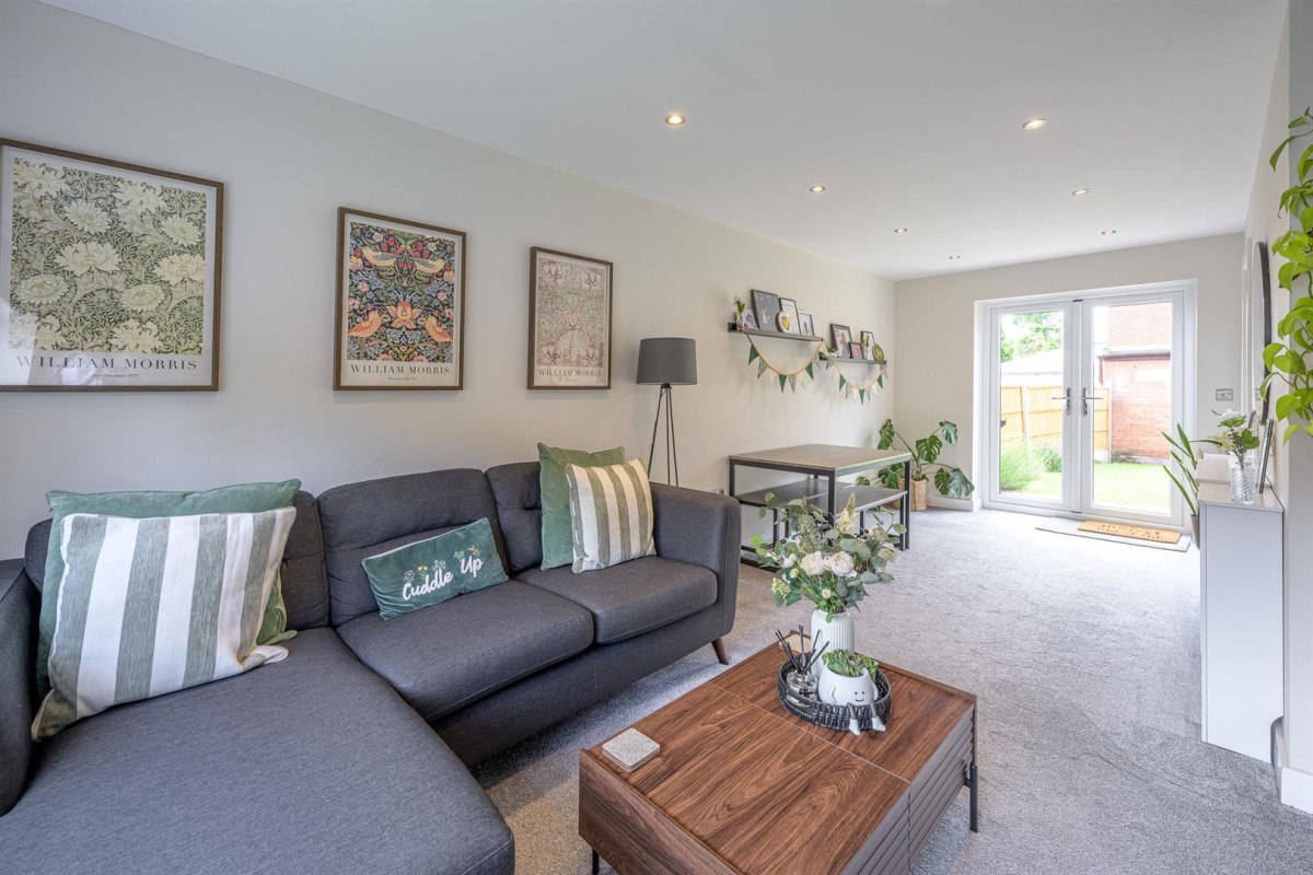 Elgar Crescent, Brierley Hill, DY5 4JJ
