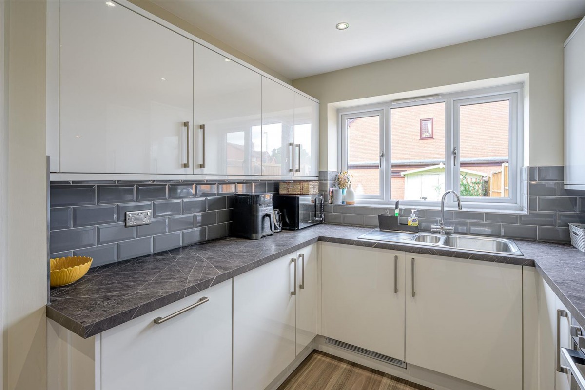 Elgar Crescent, Brierley Hill, DY5 4JJ