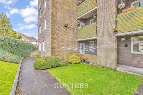 Nowell Court, Middleton M24