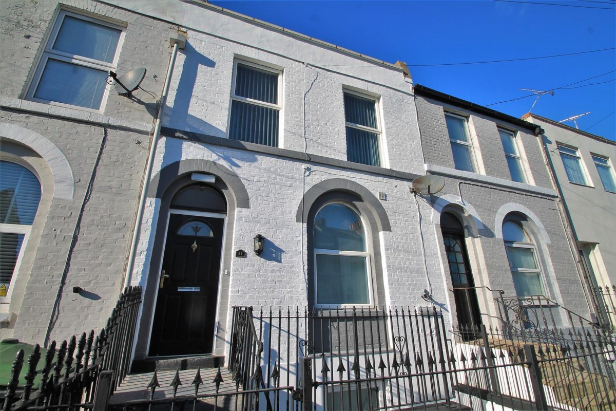 HOUSE SHARE Single Room Let Edwin Street, Gravesend, Kent, DA12 1EH