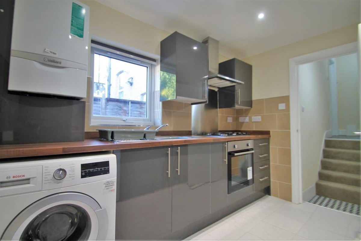 HOUSE SHARE Single Room Let Edwin Street, Gravesend, Kent, DA12 1EH