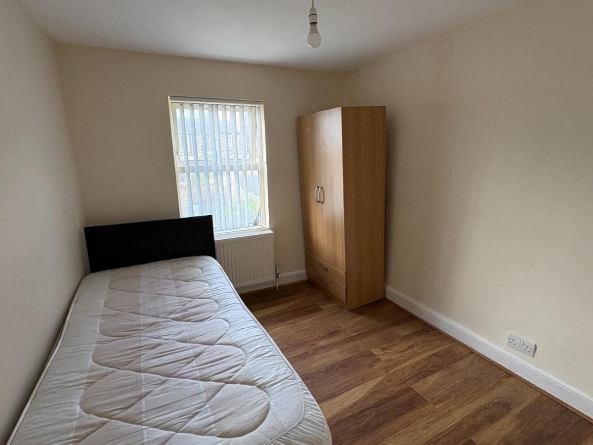 HOUSE SHARE Single Room Let Edwin Street, Gravesend, Kent, DA12 1EH