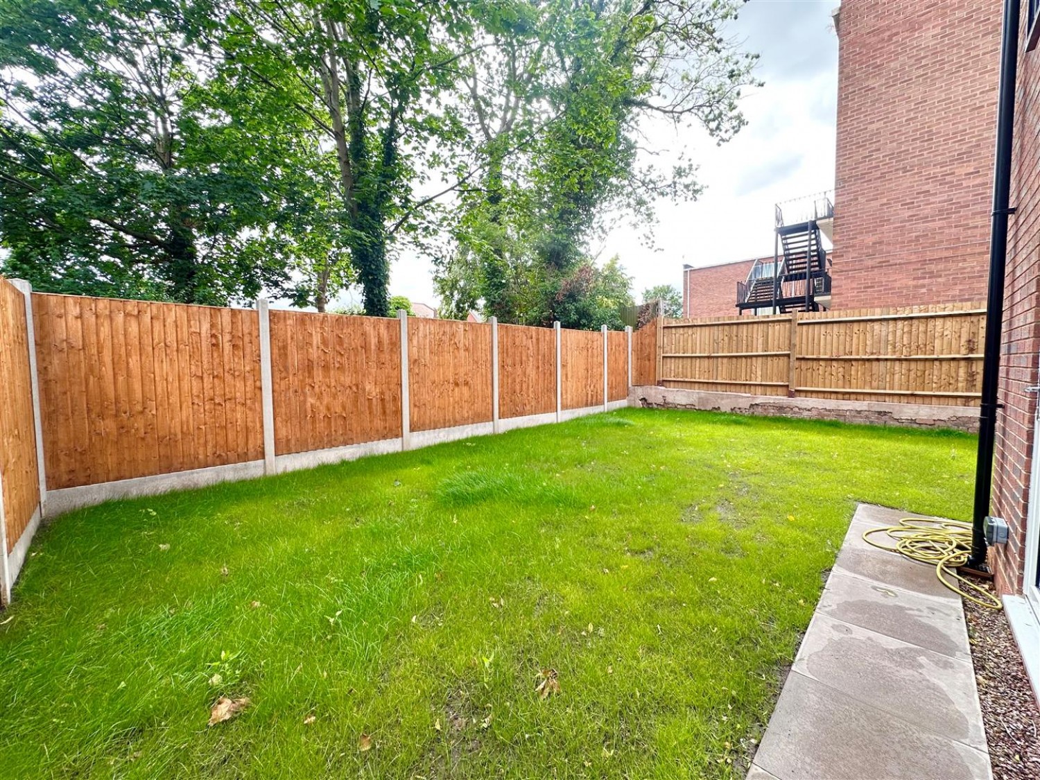 4 bedroom House to let in Scotts Road, Stourbridge