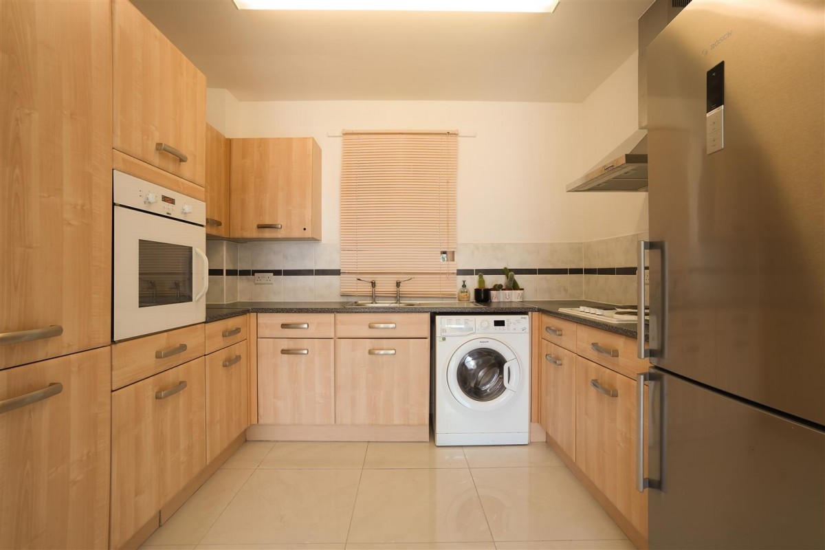 Flat 1, 70, Dyche Road Sheffield, S8 8DS