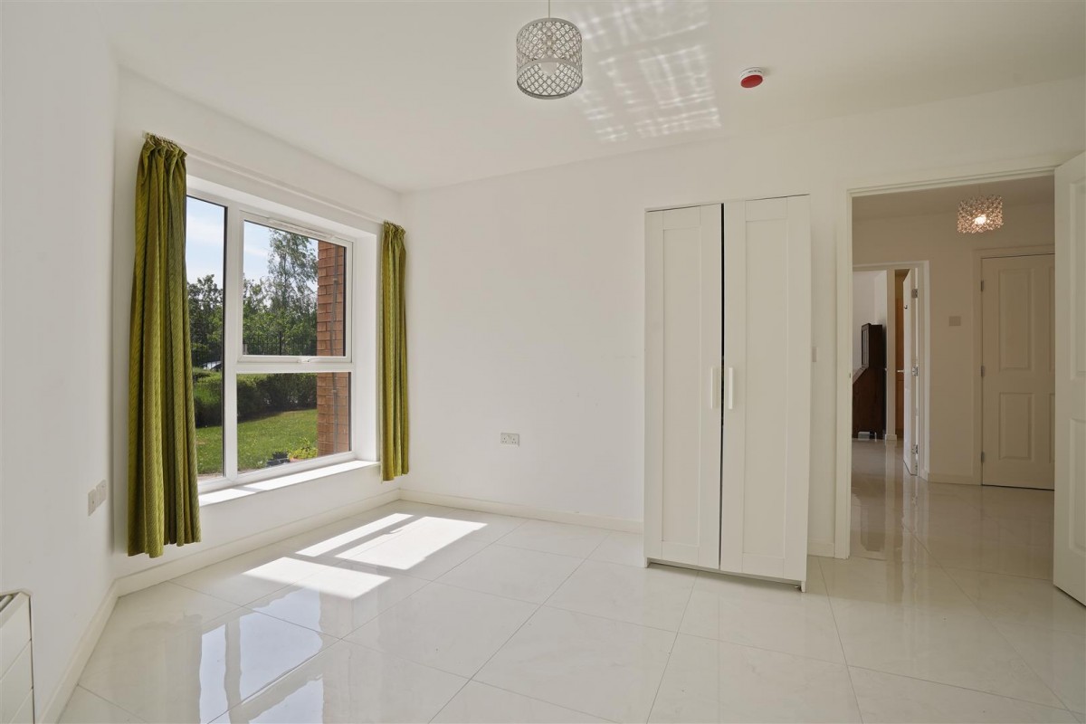 Flat 1, 70, Dyche Road Sheffield, S8 8DS