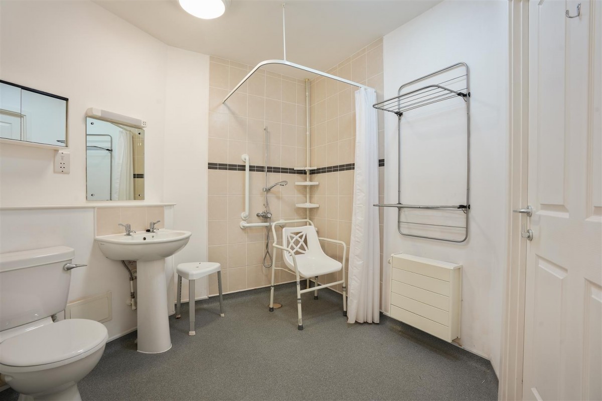Flat 1, 70, Dyche Road Sheffield, S8 8DS